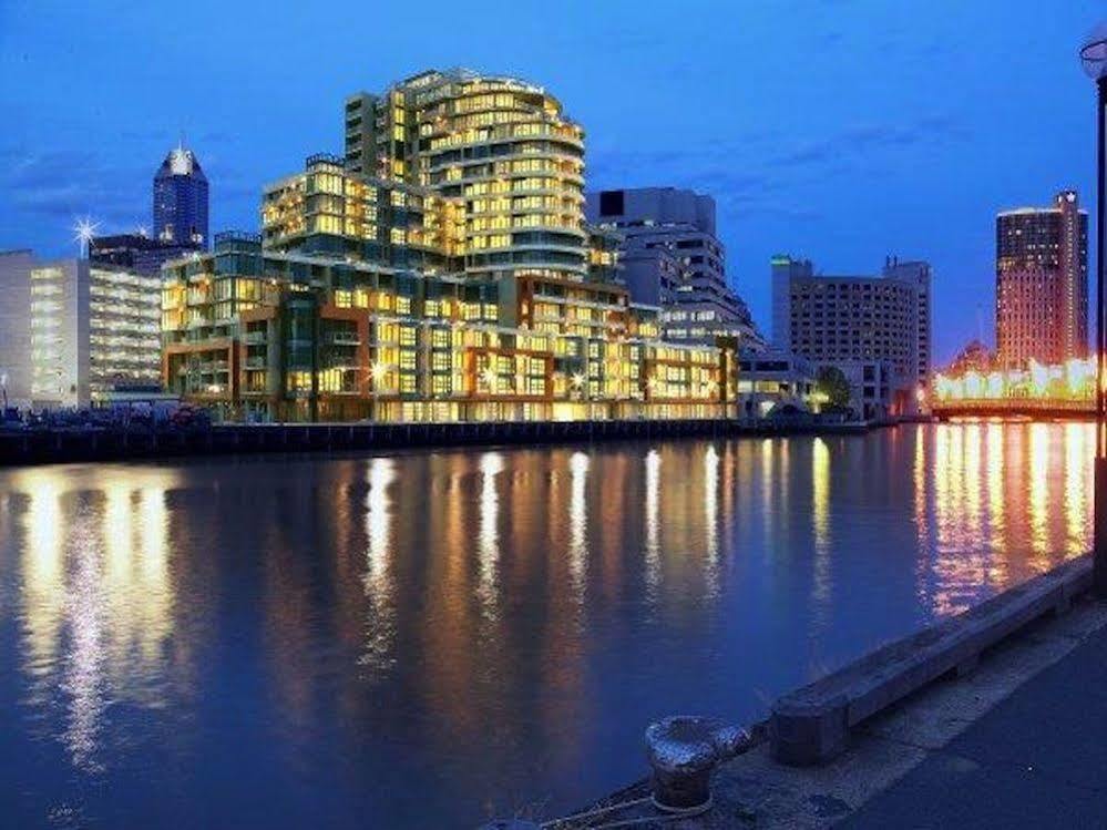 Flinders Wharf Apartments Melbourne Bagian luar foto